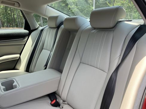 Used 2019 Honda Accord EX-L image 9