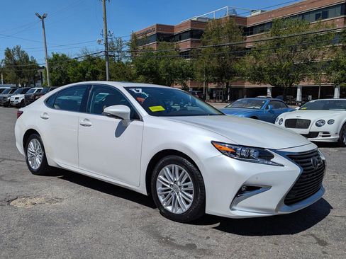 Used 2017 Lexus ES 350 w/ Premium Package FWD image 5