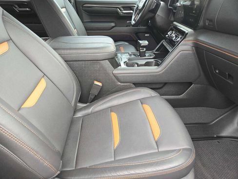 Certified 2023 GMC Sierra 1500 AT4 w/ AT4 Premium Package image 15