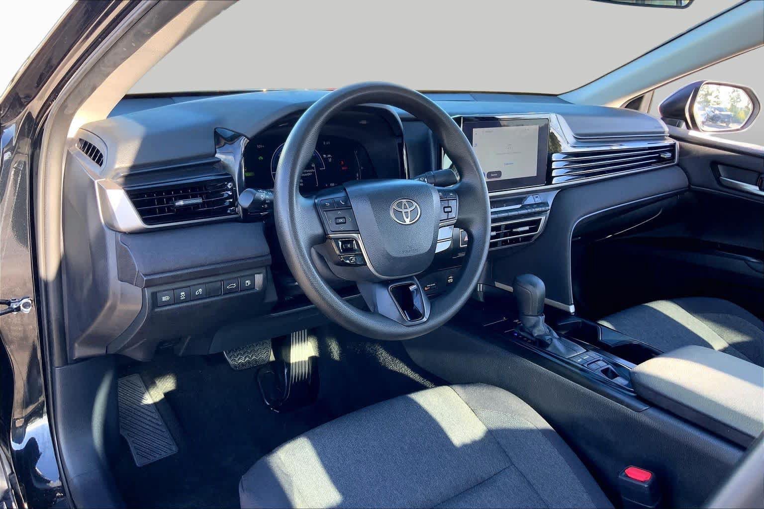 Certified 2025 Toyota Camry LE FWD image 17