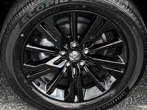 New 2024 Mitsubishi Eclipse Cross LE image 7