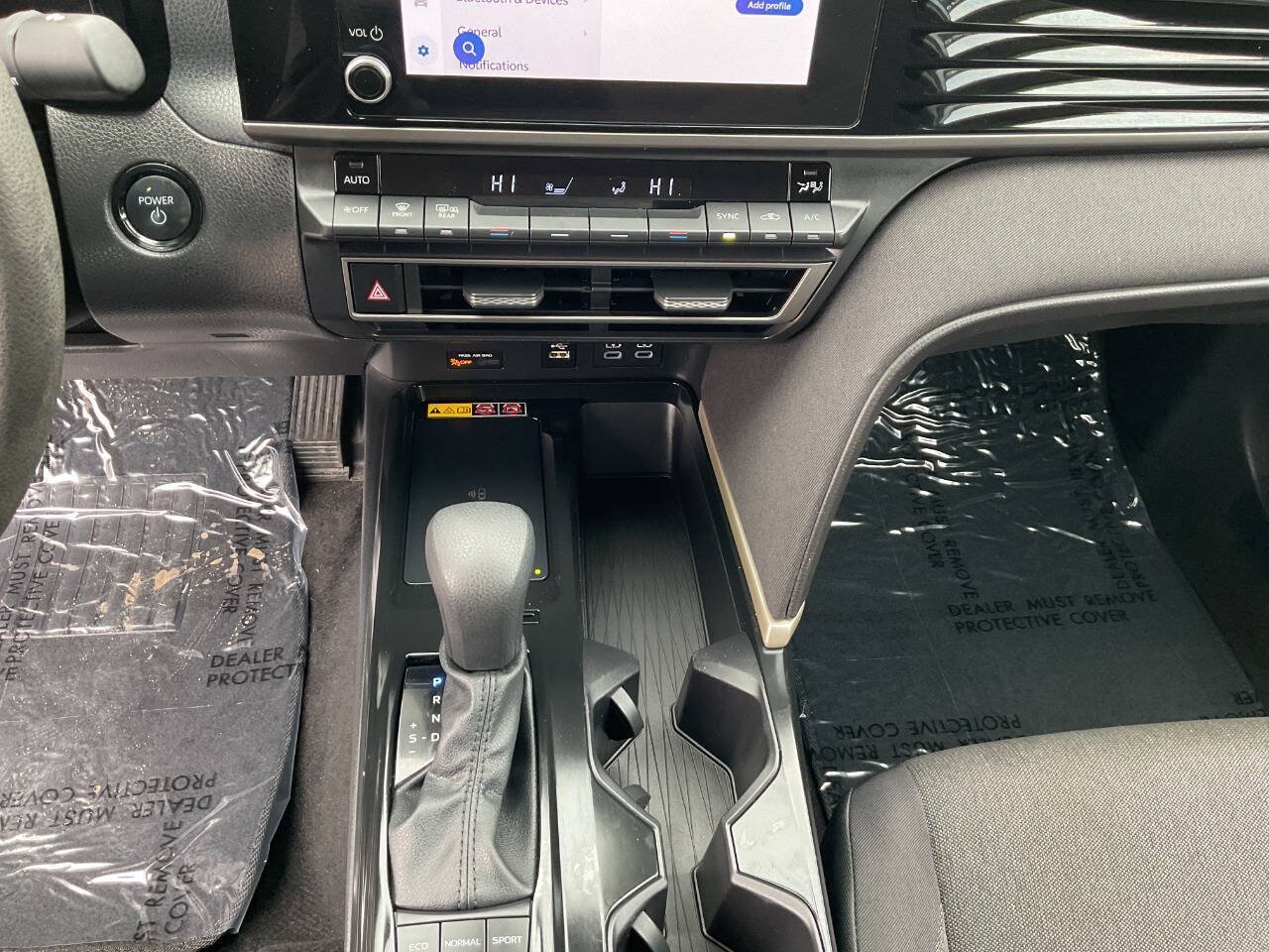 Used 2025 Toyota Camry LE FWD image 28