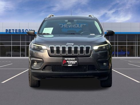 Used 2019 Jeep Cherokee Latitude Plus AWD/4WD image 9