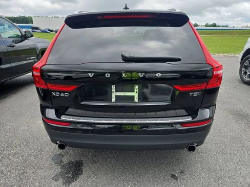 Used 2021 Volvo XC60 T5 Momentum w/ Premium Package AWD/4WD image 4