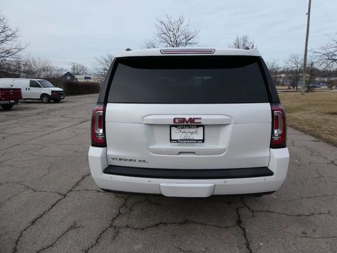 Used 2019 GMC Yukon XL SLT w/ Premium Edition AWD/4WD image 6