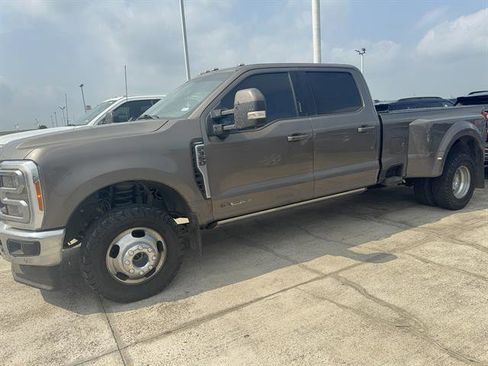 Used 2023 Ford F350 Lariat w/ Lariat Ultimate Package AWD/4WD image 1