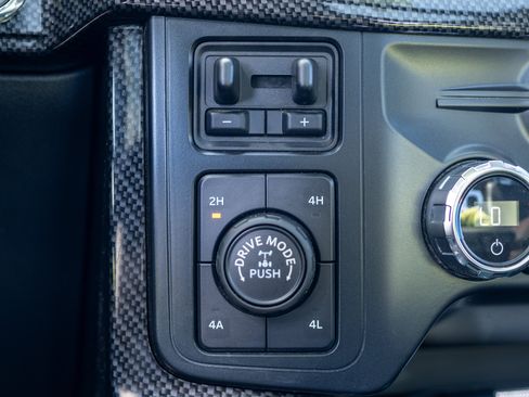 Used 2021 Ford F150 Lariat w/ Equipment Group 502A High AWD/4WD image 34