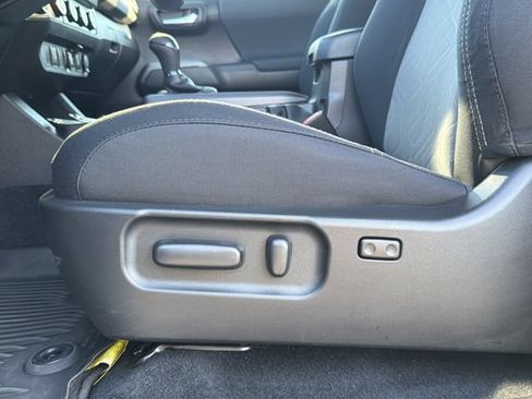 Used 2023 Toyota Tacoma TRD Sport AWD/4WD image 26
