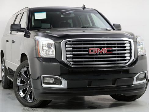 Used 2017 GMC Yukon XL SLT w/ Premium Edition image 2