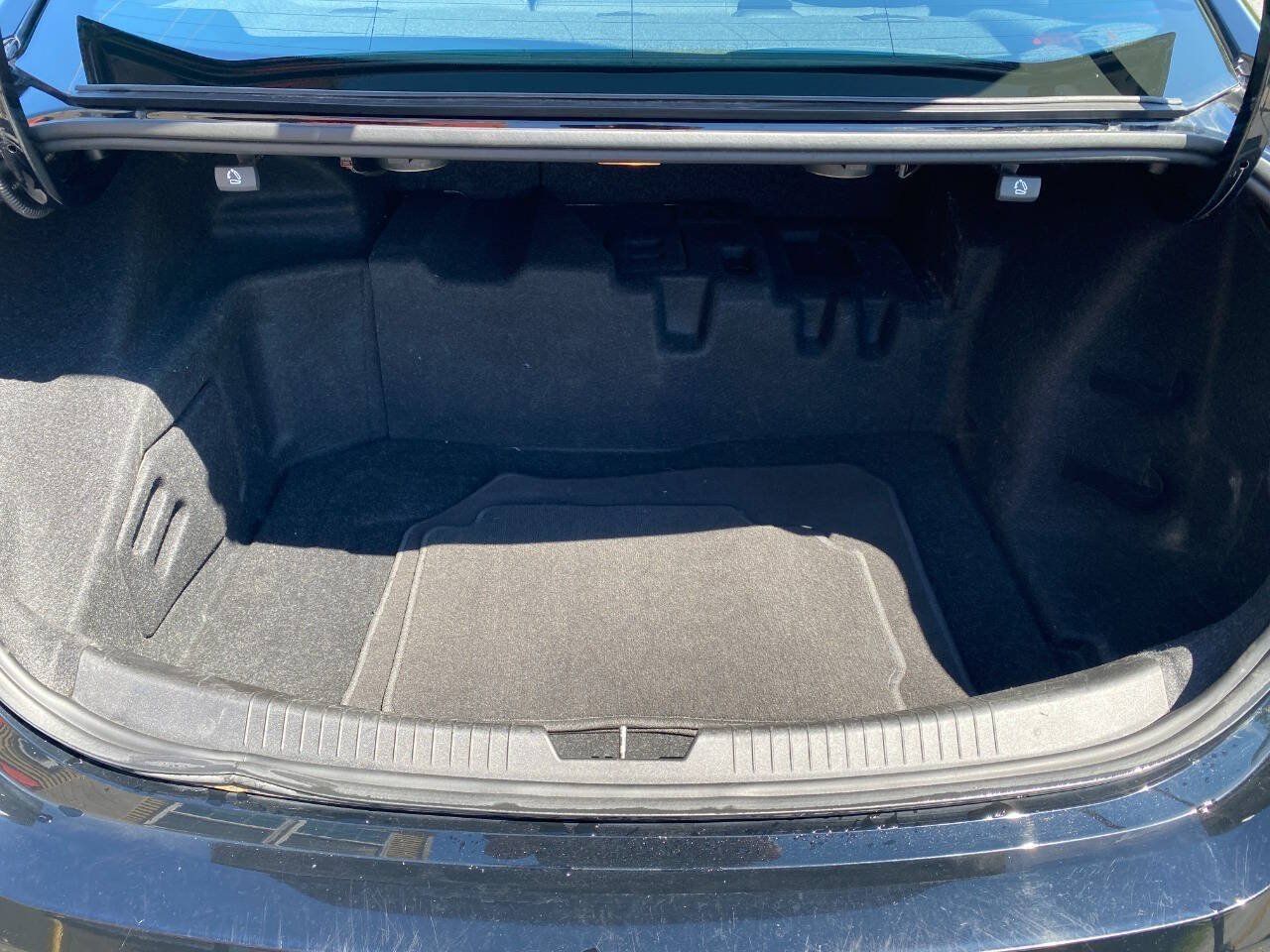 Used 2019 Chevrolet Malibu Hybrid FWD image 24