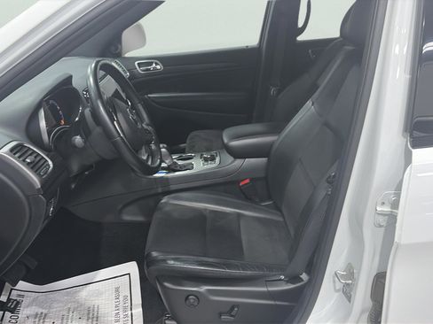 Used 2022 Jeep Grand Cherokee Laredo X image 9