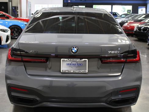 Used 2022 BMW 750i xDrive w/ Executive Package image 11