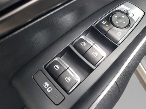 Certified 2025 Kia Sorento EX w/ EX Panoramic Sunroof Package image 14