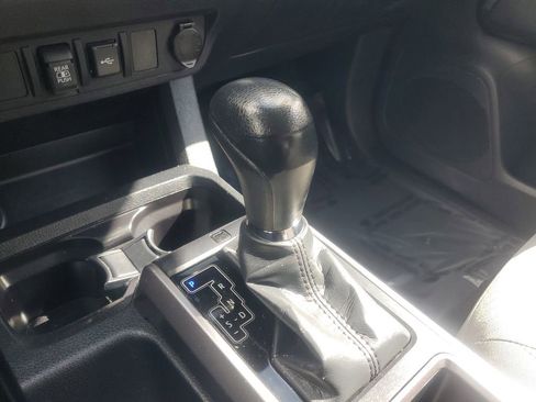 Certified 2023 Toyota Tacoma SR5 w/ Technology Package image 27