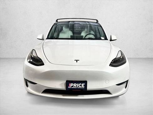 Used 2022 Tesla Model Y Performance AWD/4WD image 2