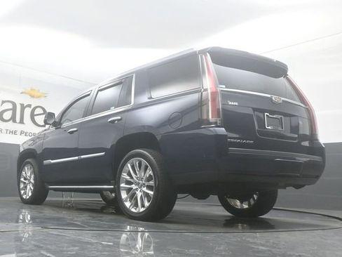 Used 2020 Cadillac Escalade Luxury AWD/4WD image 5