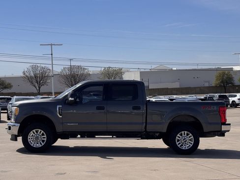 Used 2017 Ford F250 XLT w/ XLT Value Package image 7