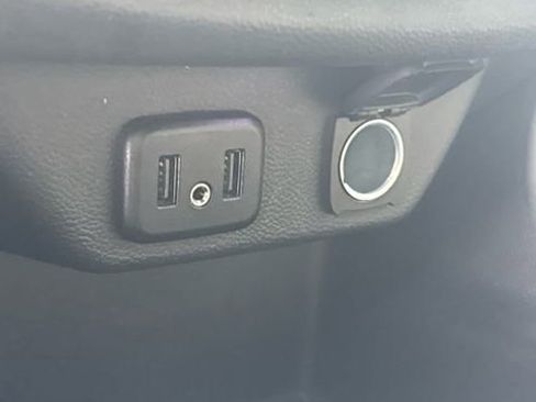 Used 2022 Chevrolet Traverse LS image 29