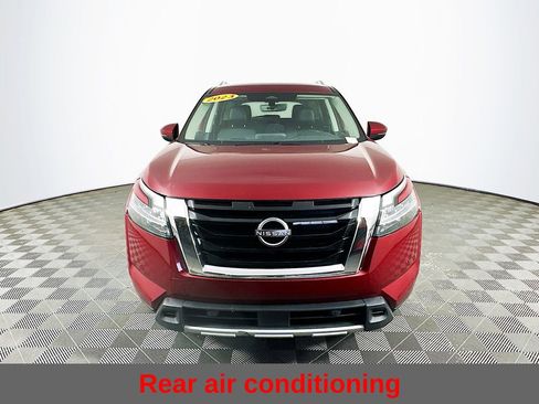 Used 2023 Nissan Pathfinder SL AWD/4WD image 5