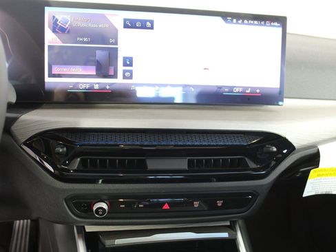 New 2025 BMW i4 xDrive40i image 30