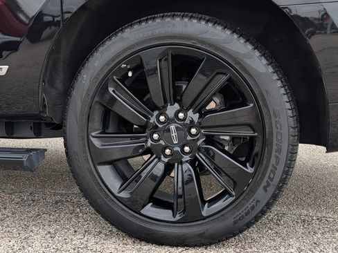 Used 2024 Lincoln Navigator L Reserve AWD/4WD image 29