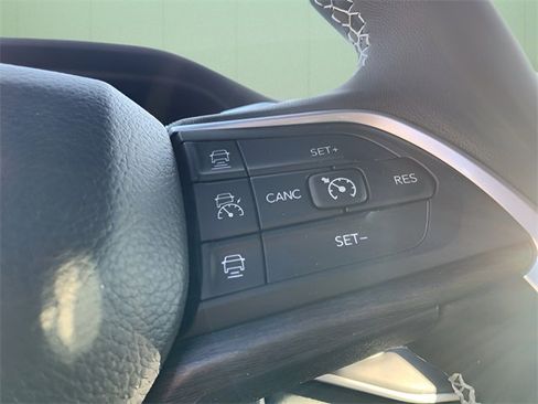 New 2025 Jeep Grand Cherokee L Limited w/ Luxury Tech Group II image 22