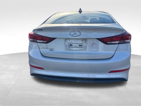 Used 2017 Hyundai Elantra SE image 18