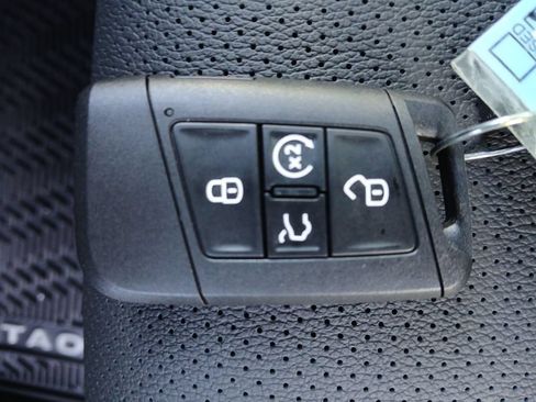 New 2026 Volkswagen Taos SEL AWD/4WD image 28