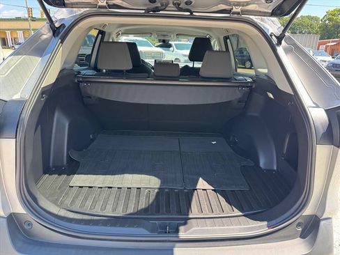 Used 2022 Toyota RAV4 XLE AWD/4WD image 10