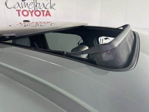 Used 2025 Toyota Tundra Limited AWD/4WD image 10
