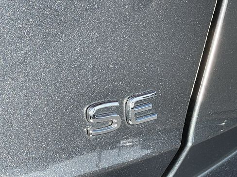 Used 2023 Volkswagen Jetta SE image 13