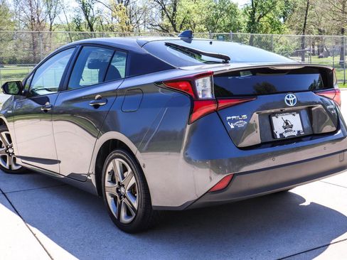 Used 2021 Toyota Prius XLE FWD image 14