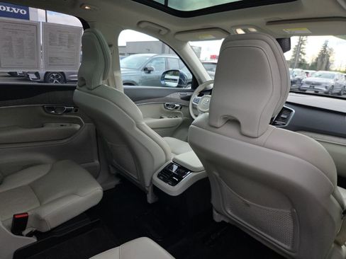 Used 2023 Volvo XC90 B6 Plus w/ Protection Package Premier AWD/4WD image 8