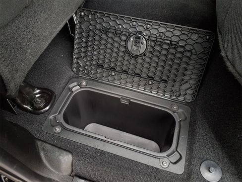 Used 2024 RAM 2500 Big Horn w/ Sport Appearance Package image 12