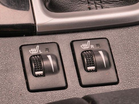 Used 2018 Toyota Highlander SE image 23