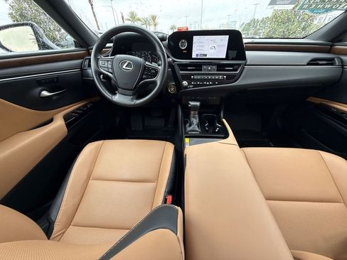 Used 2025 Lexus ES 350 350 w/ Premium Package image 19