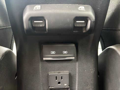 Used 2023 Jeep Wrangler Unlimited Rubicon w/ LED Lighting Group AWD/4WD image 25