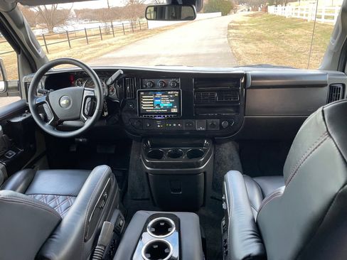 Used 2024 Chevrolet Express 2500 image 21