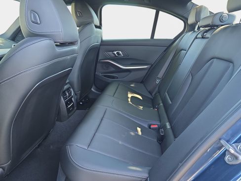 Used 2025 BMW 330i Sedan w/ Premium Package RWD image 18