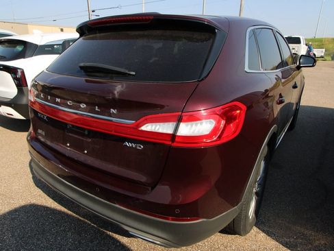 Used 2017 Lincoln MKX Select w/ Select Plus Package AWD/4WD image 9