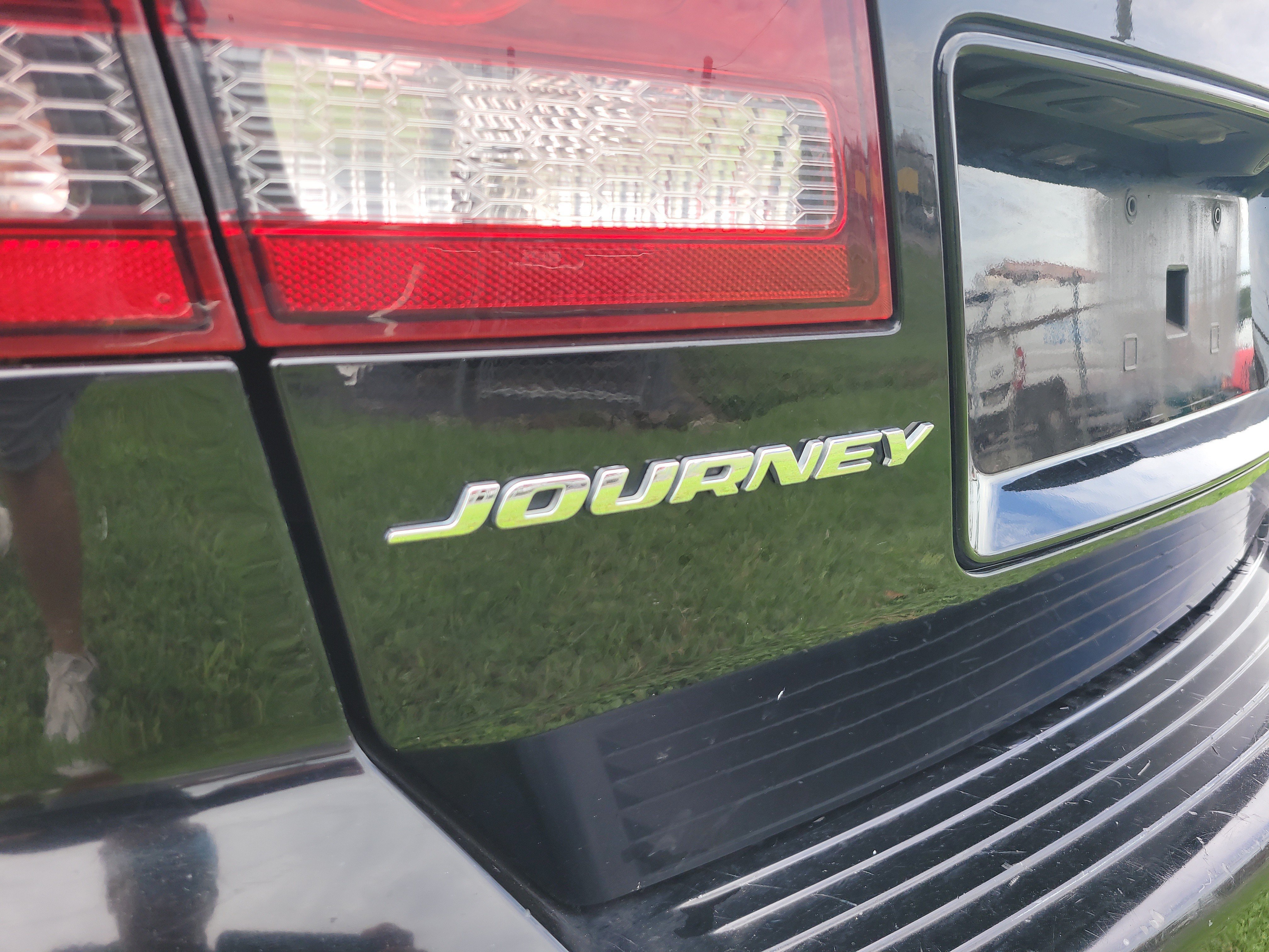 Used 2019 Dodge Journey Crossroad FWD image 7
