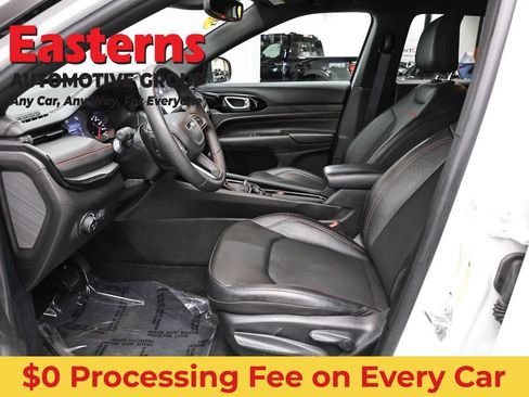 Used 2025 Jeep Compass Trailhawk AWD/4WD image 13