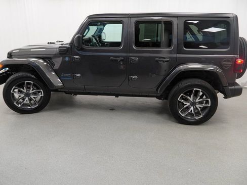 Used 2024 Jeep Wrangler Unlimited w/ Convenience Group image 15