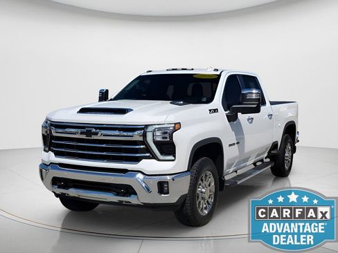 Used 2026 Chevrolet Silverado 2500 LTZ w/ LTZ Plus Package AWD/4WD image 2