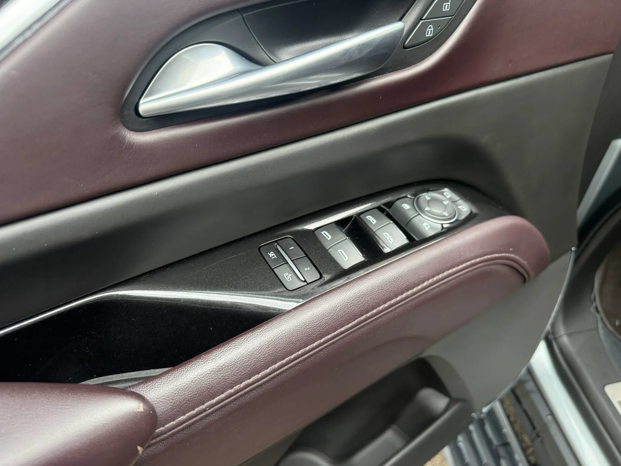 Used 2023 Cadillac Escalade V AWD/4WD image 34