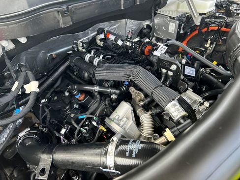 Used 2025 Ford F150 Lariat w/ Equipment Group 502A High image 30