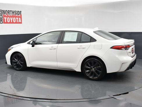 Used 2023 Toyota Corolla SE FWD image 2