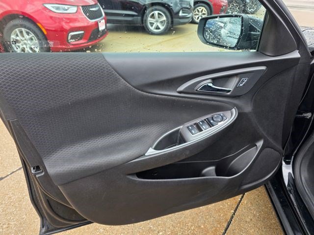 Used 2025 Chevrolet Malibu LT FWD image 19