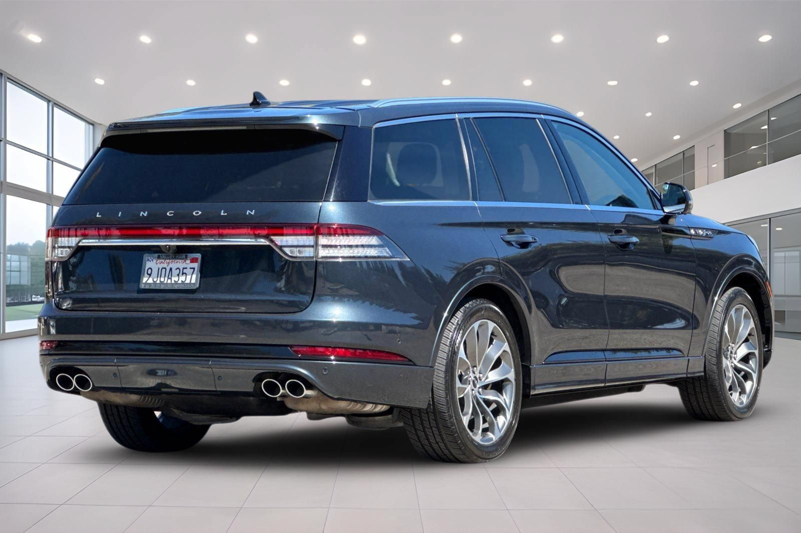 Used 2022 Lincoln Aviator Grand Touring w/ Equipment Group 301A AWD/4WD image 4