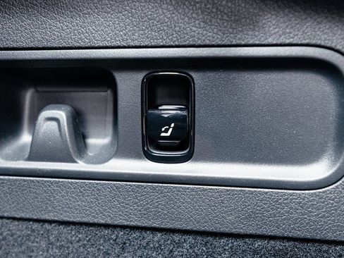 Used 2025 Mercedes-Benz GLC 43 AMG GLC 43 AMG image 34